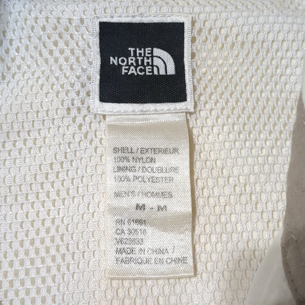 The North Face long sleeve vented hiking camp outdoors men size M